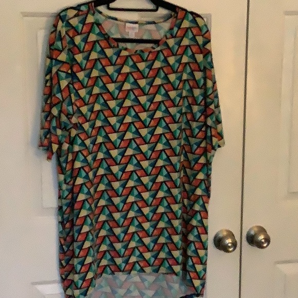 LuLaRoe Tops - LuLaRoe XL shirt